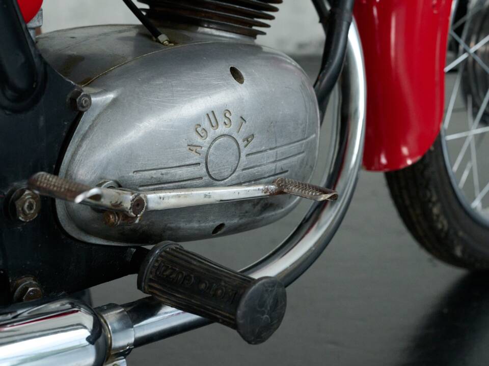 Image 16/28 of MV Agusta 125 TR (1958)
