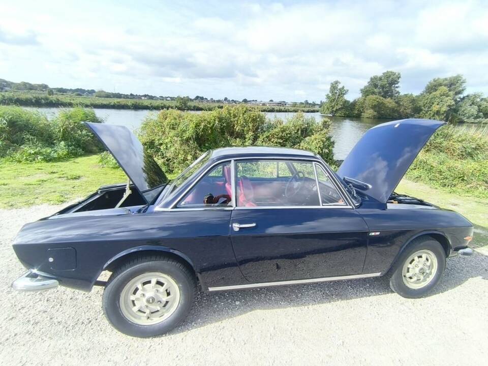 Image 3/7 of Lancia Fulvia 1.3 S (1976)