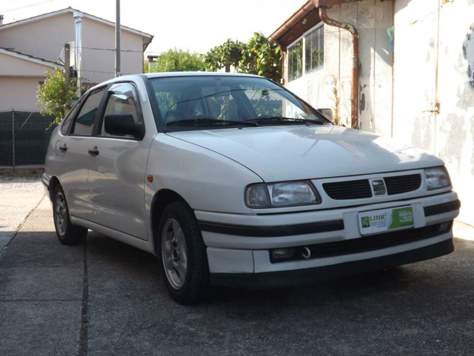 Image 2/50 of SEAT Cordoba 1.6i (1994)