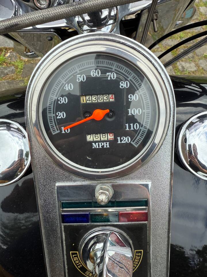 Immagine 13/16 di Harley-Davidson DUMMY (2002)