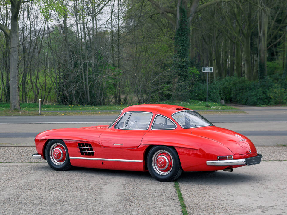 Image 14/55 of Mercedes-Benz 300 SL &quot;Gullwing&quot; (1955)