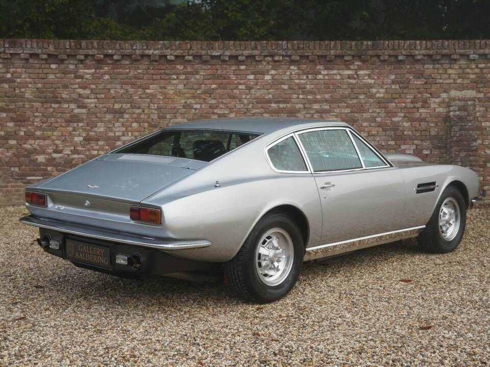 Bild 2/50 von Aston Martin V8 (1974)