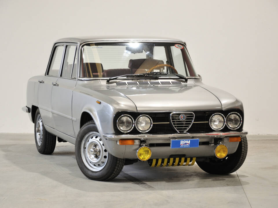 Image 1/34 of Alfa Romeo Giulia Nuova Super 1300 (1975)