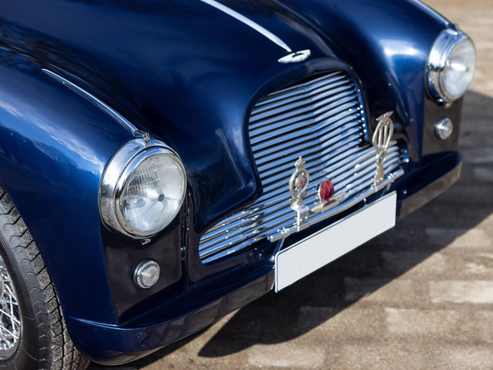 Image 33/50 of Aston Martin DB 2&#x2F;4 Mk I Vantage Convertible (1953)
