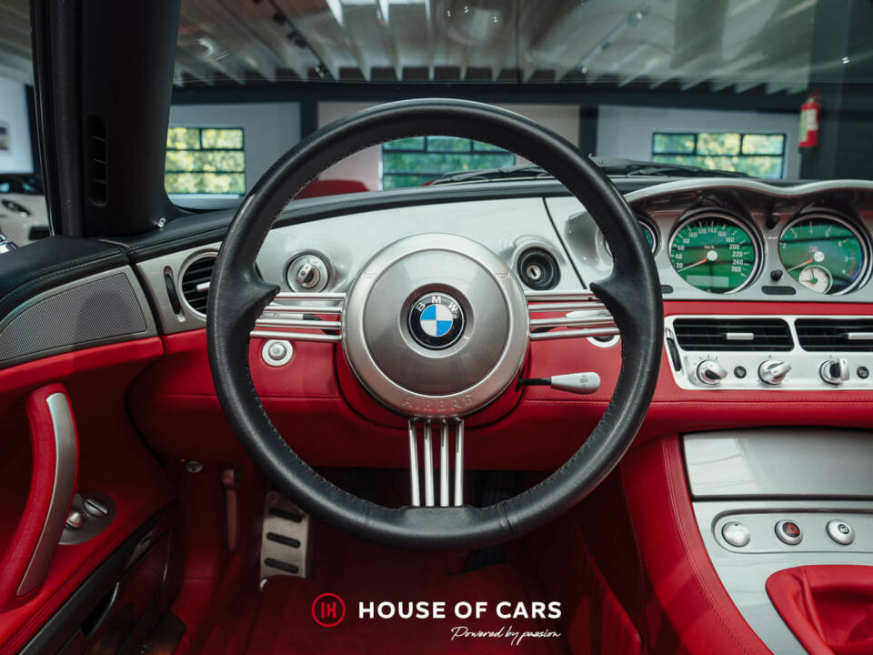 Image 17/25 of BMW Z8 (2000)