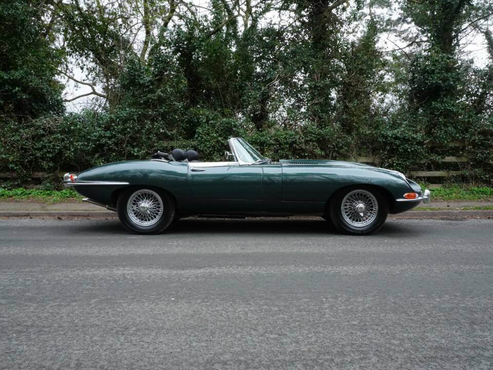 Image 25/25 de Jaguar E-Type (1970)