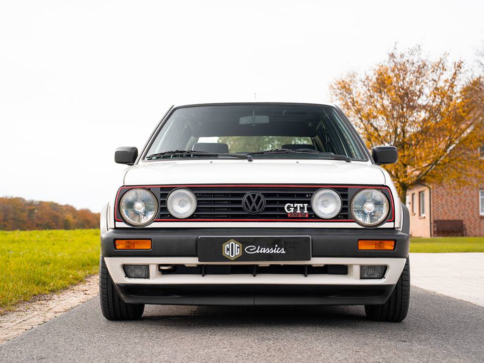 Image 8/48 de Volkswagen Golf Mk II GTi 16V 1.8 (1990)