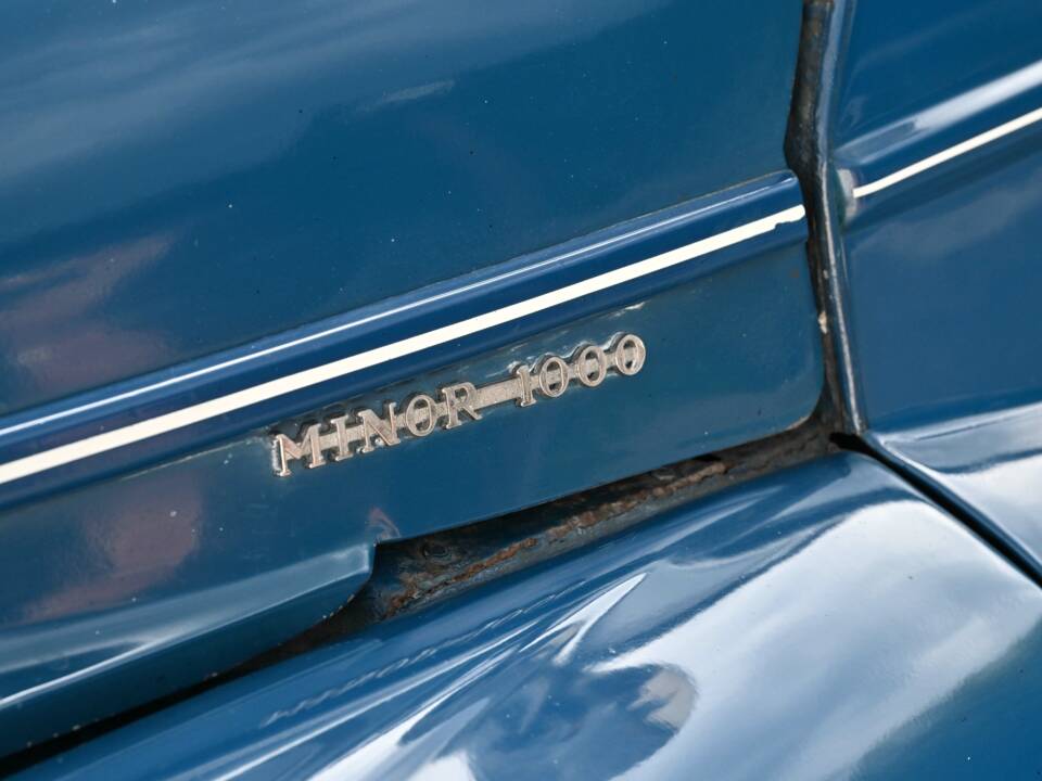 Image 21/37 of Morris Minor 1000 Traveller (1971)