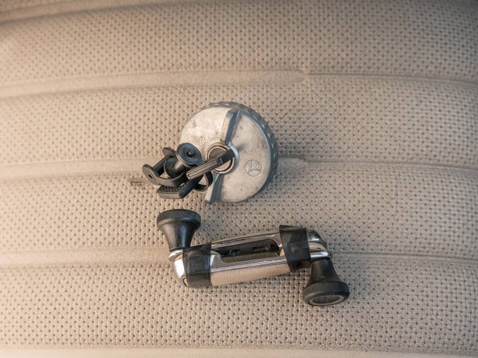 Bild 87/105 von Mercedes-Benz 280 S (1972)