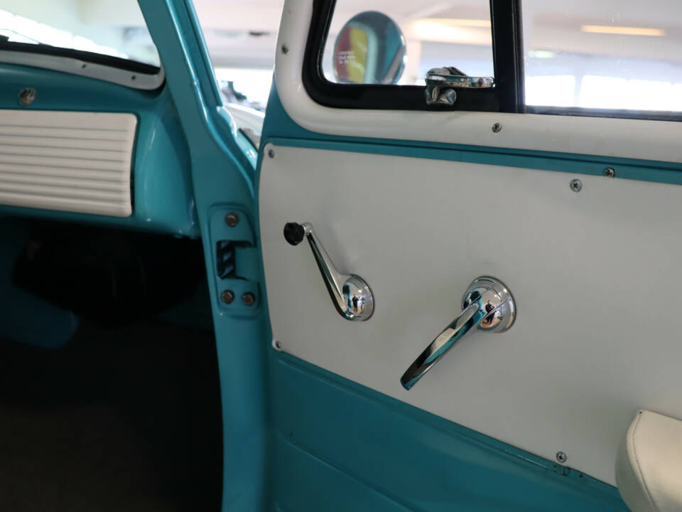 Image 28/50 of Chevrolet 3100 ½-ton (1952)