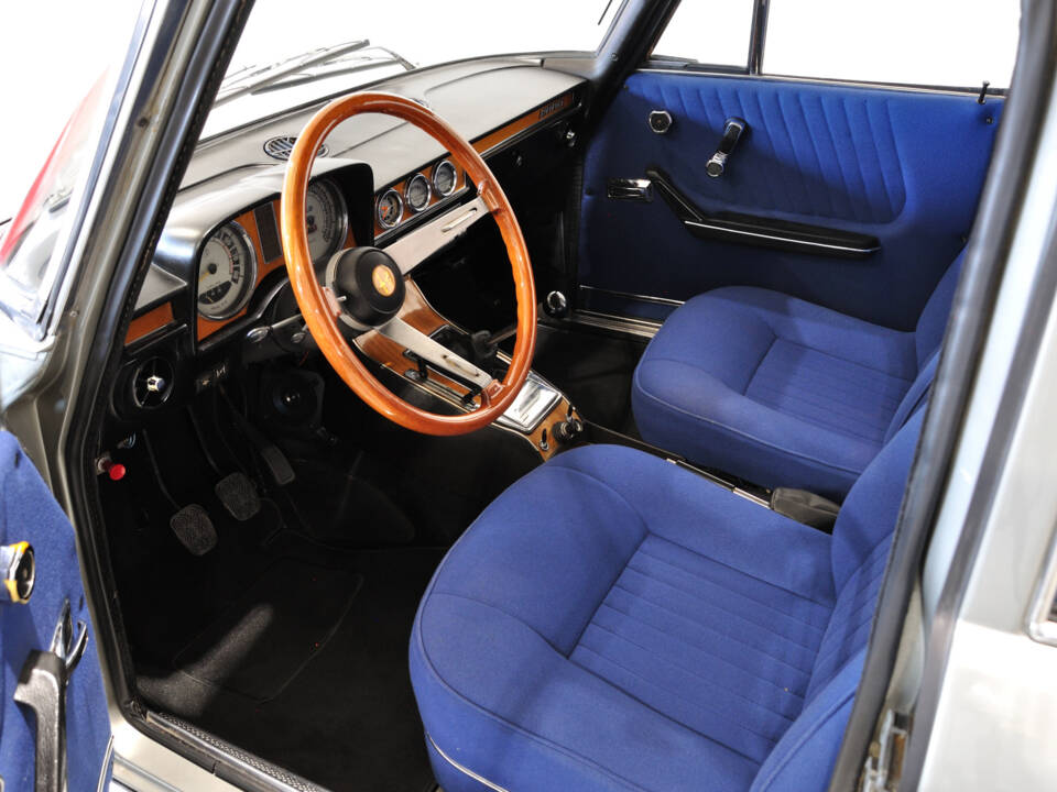 Immagine 27/39 di Alfa Romeo 2000 Berlina (1973)