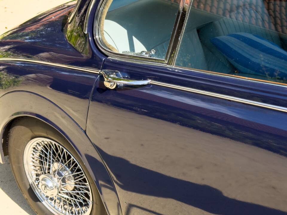 Imagen 20/21 de Daimler V8-250 (1968)