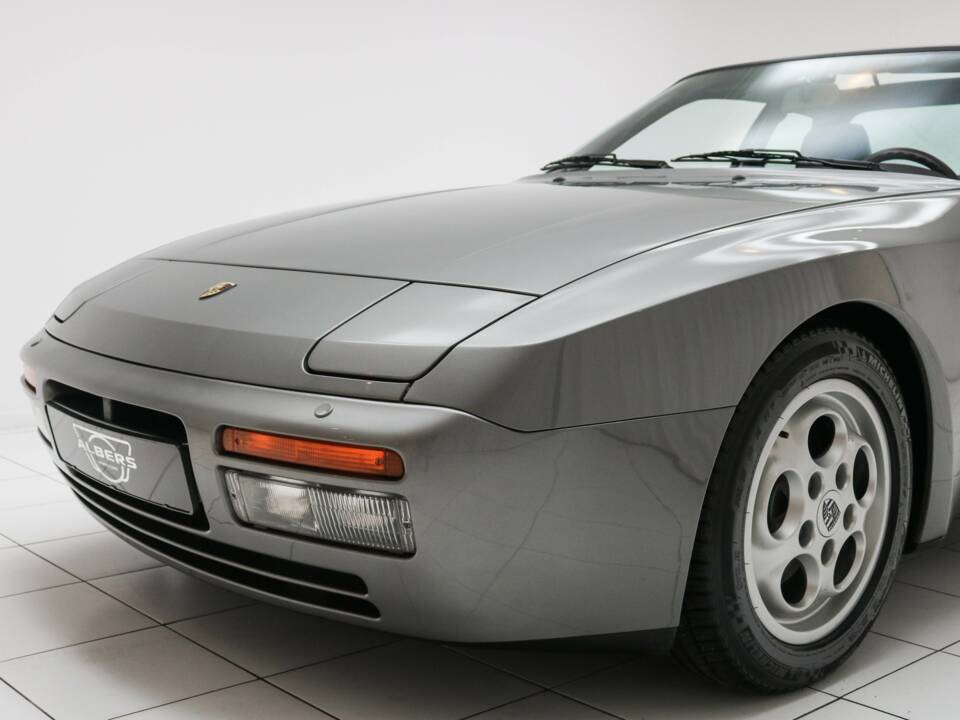 Bild 15/19 von Porsche 944 Turbo (1988)