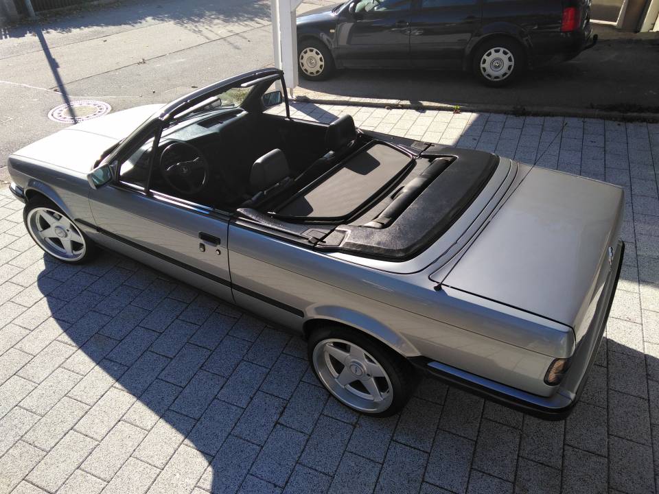 Image 10/21 de BMW 325i (1988)