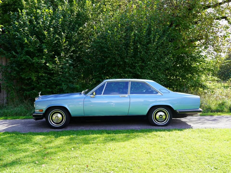 Image 5/12 de Rolls-Royce Camargue (1981)