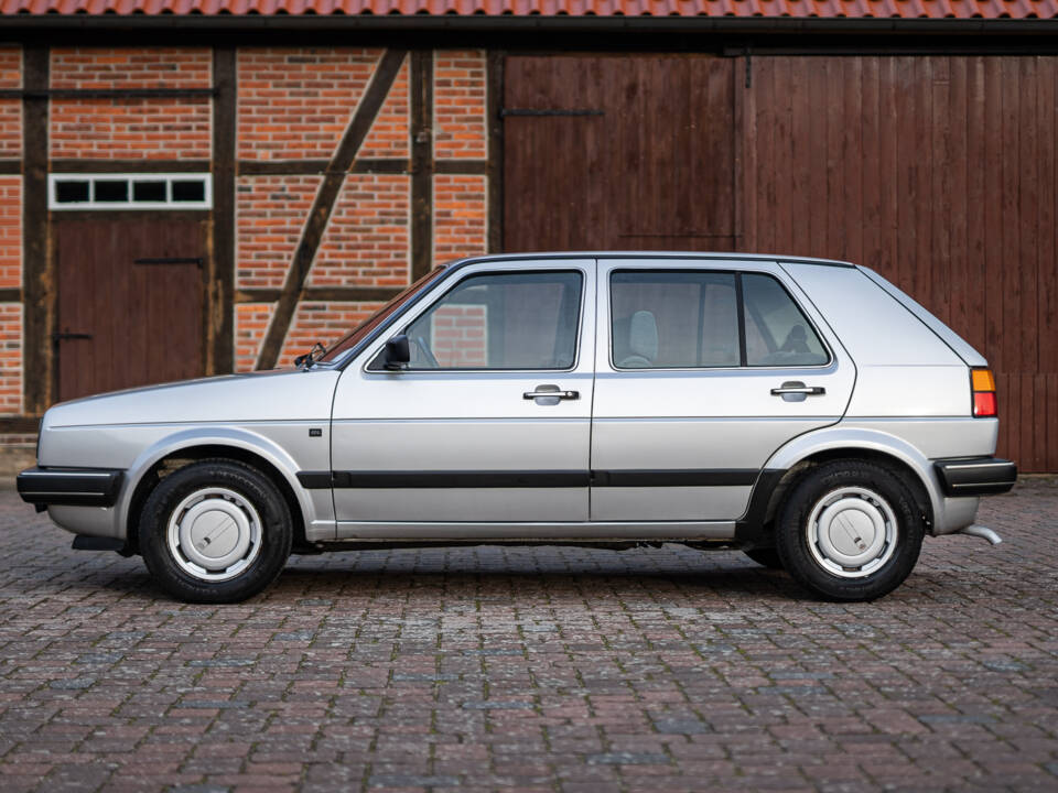 Bild 10/42 von Volkswagen Golf II 1.8 (1989)