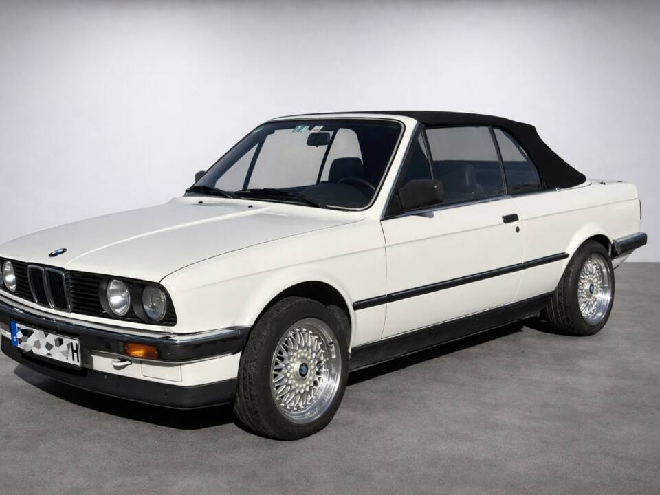 Image 1/29 of BMW 320i (1988)