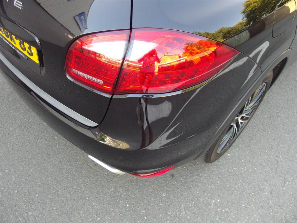 Image 32/96 of Porsche Cayenne S Diesel (2013)