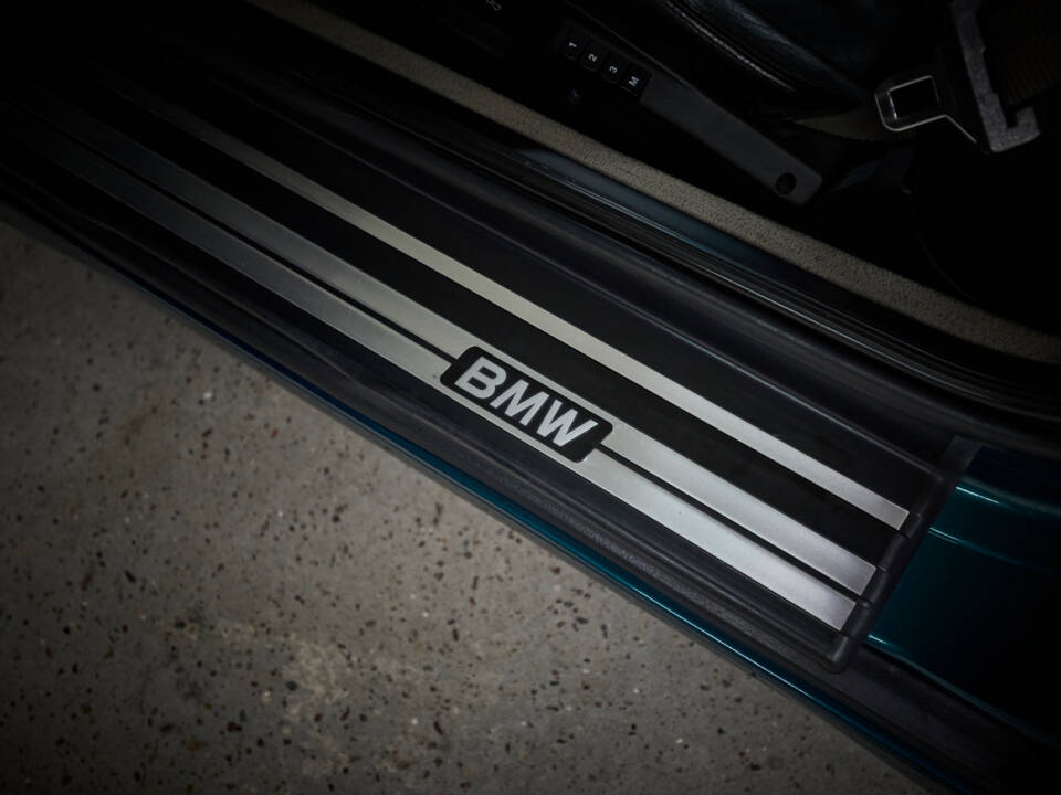 Image 37/81 de BMW 850i (1991)