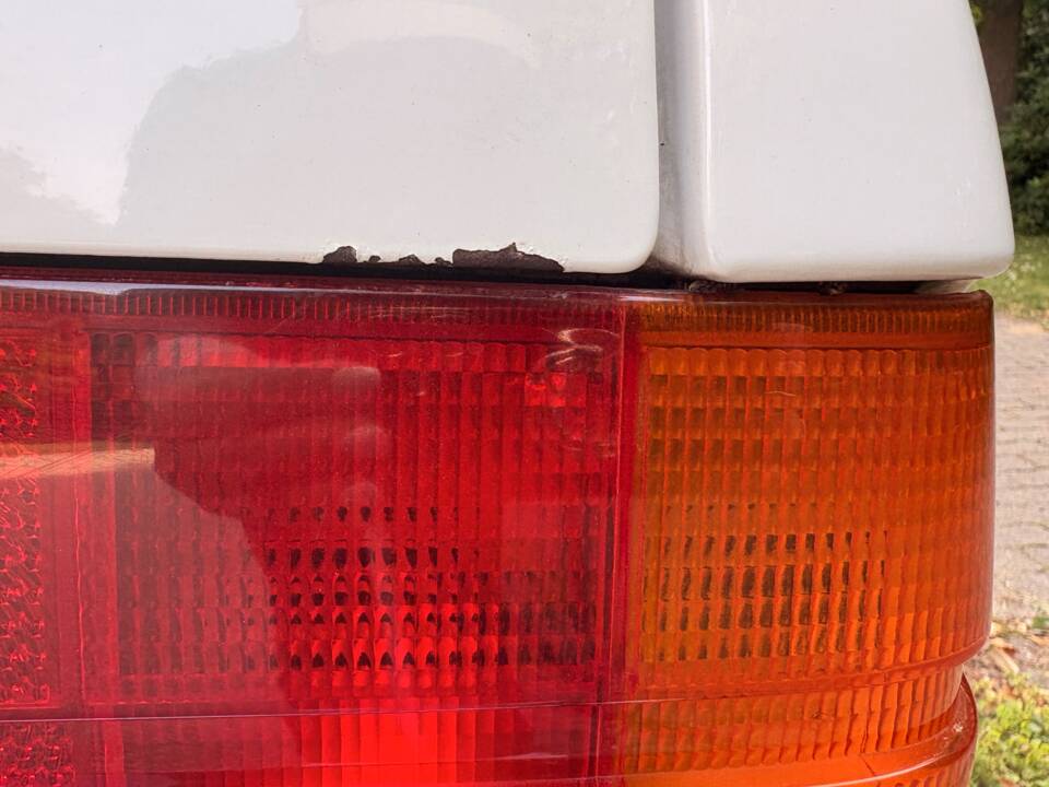 Immagine 66/75 di BMW 320i (1988)