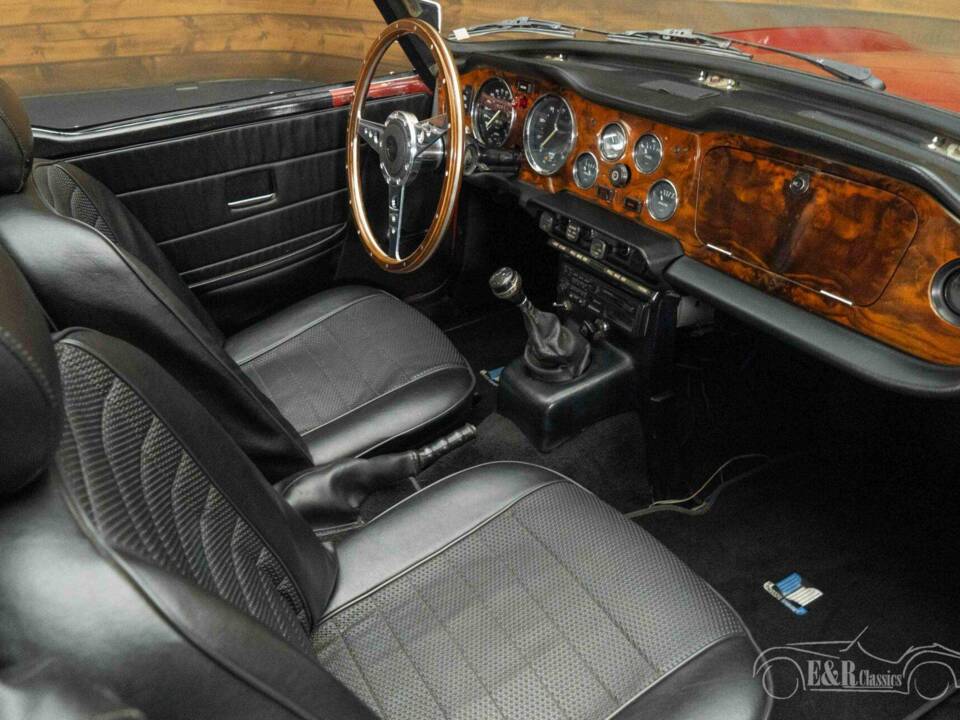 Image 8/19 of Triumph TR 6 (1974)