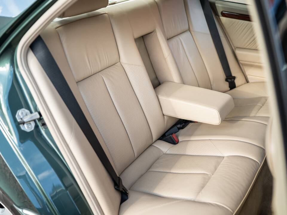 Bild 50/74 von Mercedes-Benz C 280 (1993)