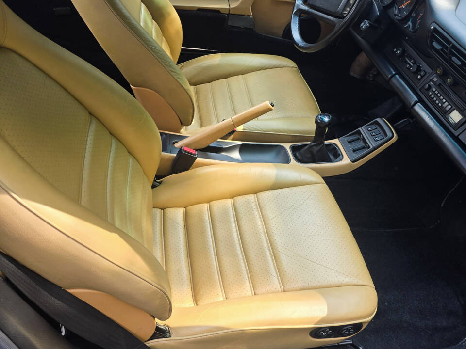 Bild 14/16 von Porsche 911 Carrera 4 (1990)