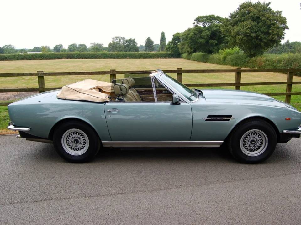 Image 15/27 of Aston Martin V8 Volante (1979)