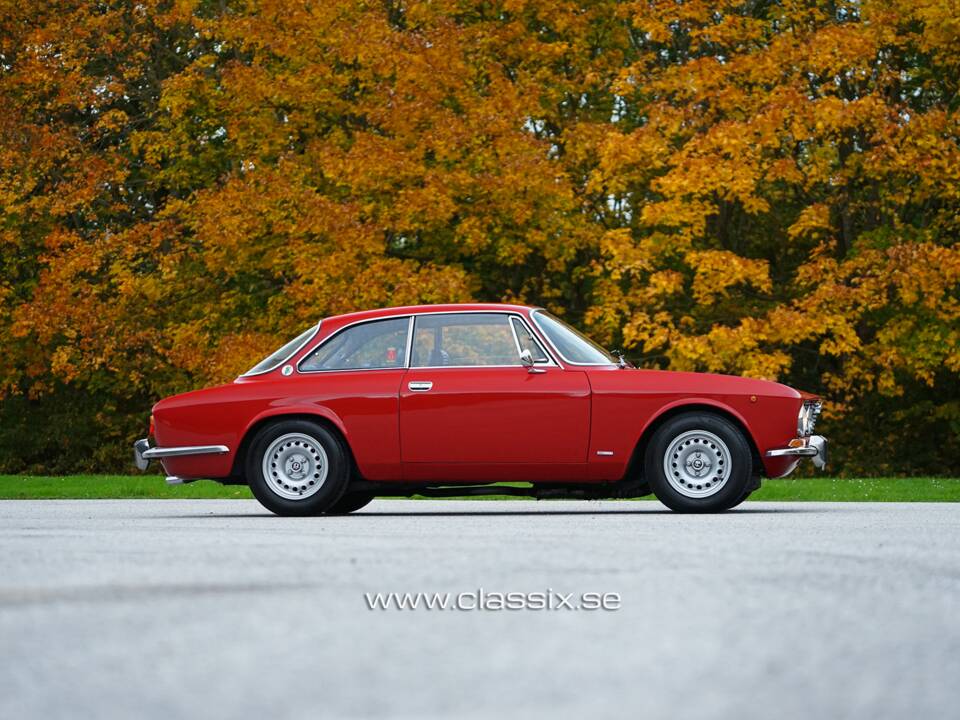 Bild 17/21 von Alfa Romeo 2000 GT Veloce (1974)