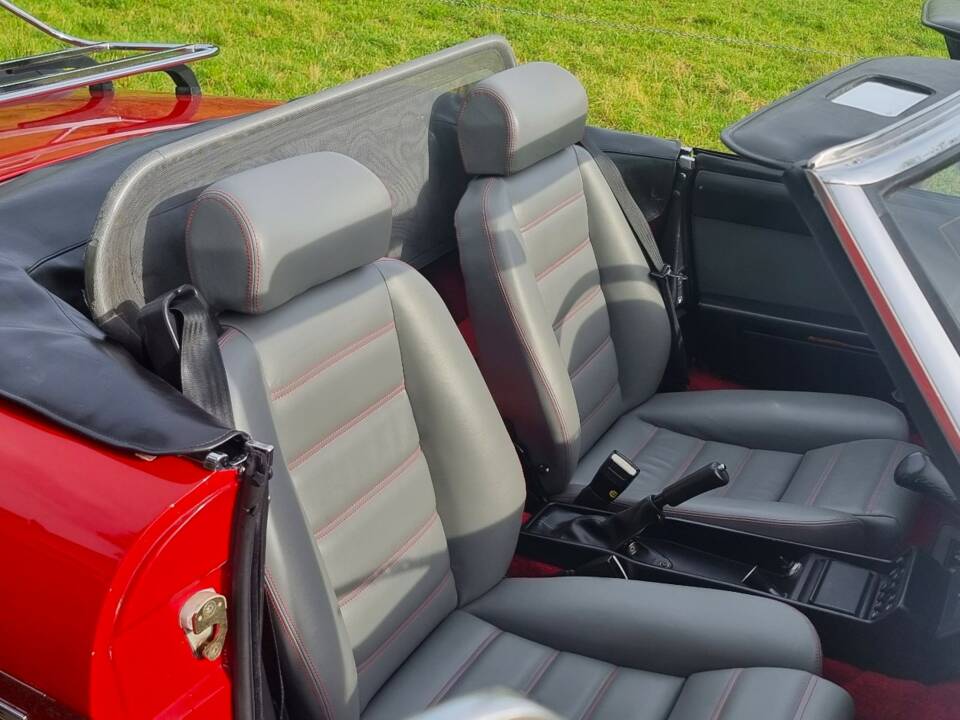Image 11/14 of Alfa Romeo 2.0 Spider (1989)
