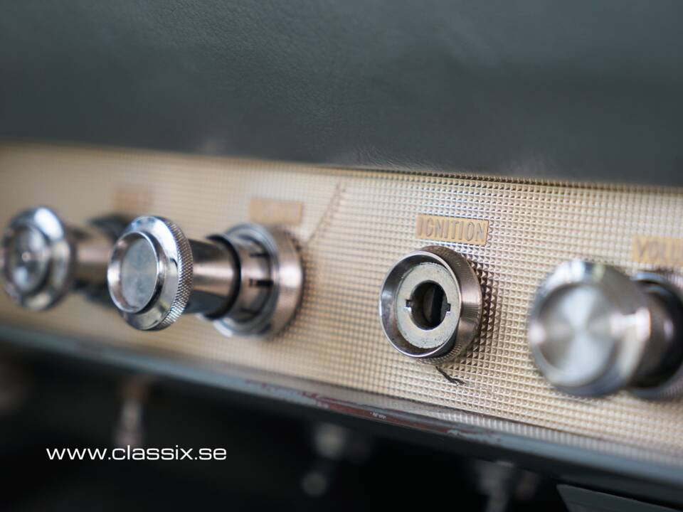 Image 21/24 of Lincoln Continental Mark II (1956)