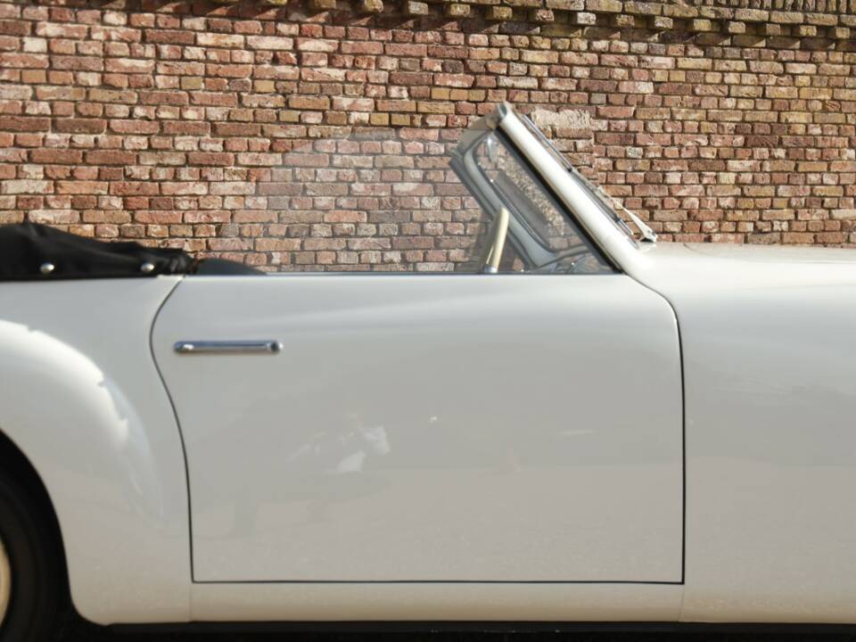 Imagen 28/50 de SIMCA 8 Sport (1950)