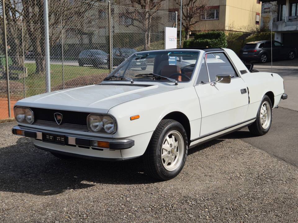 Image 5/66 de Lancia Beta Spider 2000 (1978)