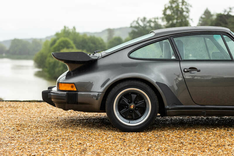 Afbeelding 34/50 van Porsche 911 Turbo 3.3 (1989)