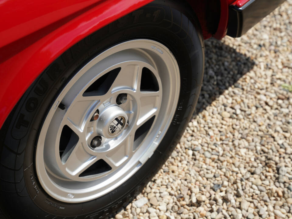 Image 17/50 of Alfa Romeo 2.0 Spider (1990)