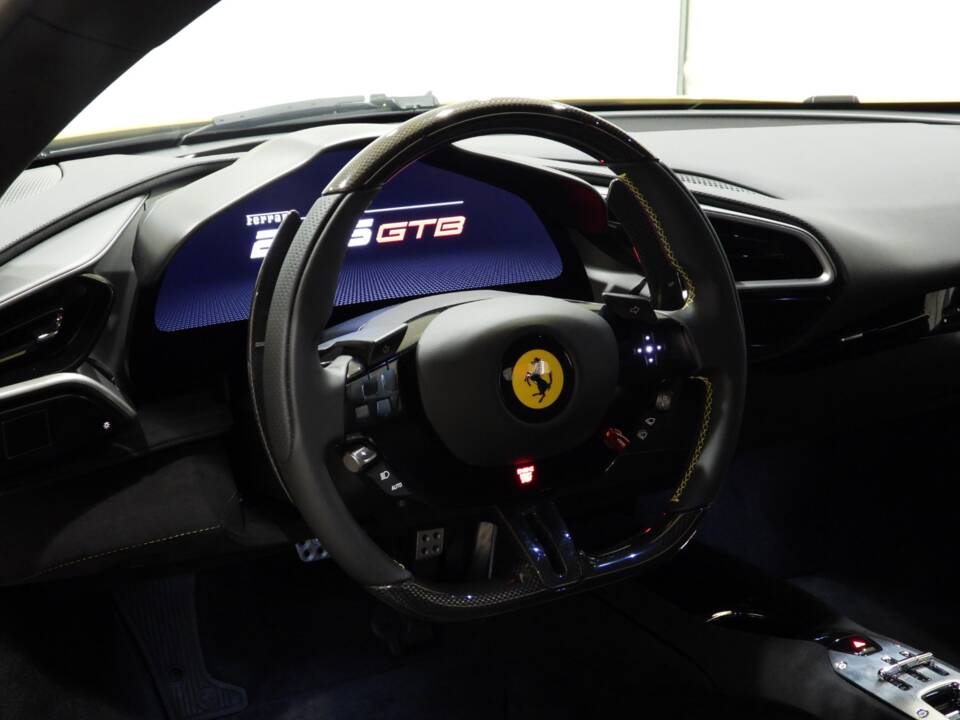 Image 5/15 of Ferrari 296 GTS (2025)