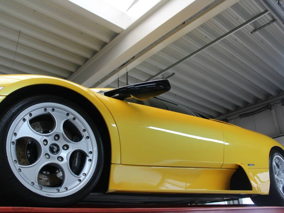 Immagine 45/50 di Lamborghini Murciélago (2002)