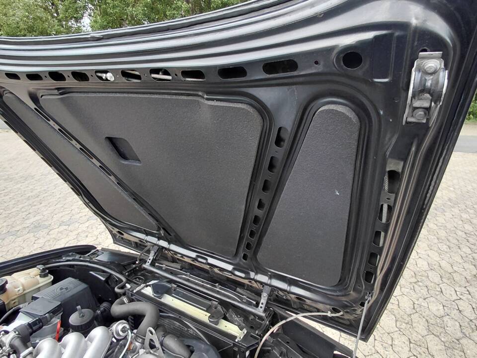 Immagine 31/53 di BMW 320i (1989)