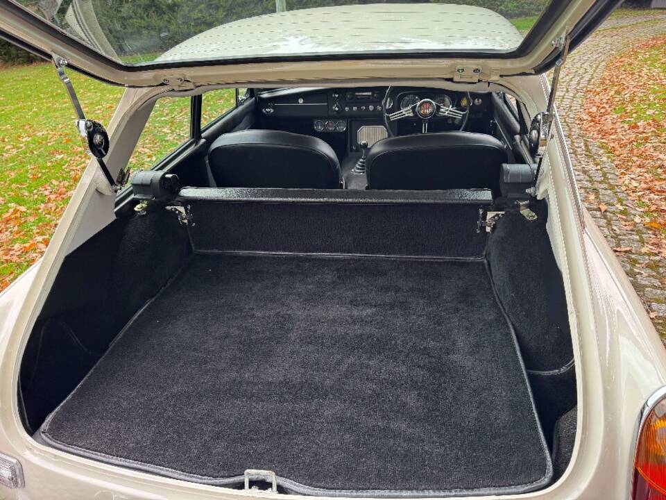 Bild 29/30 von MG MGC GT (1969)