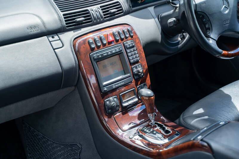 Bild 27/41 von Mercedes-Benz CL 500 (2000)