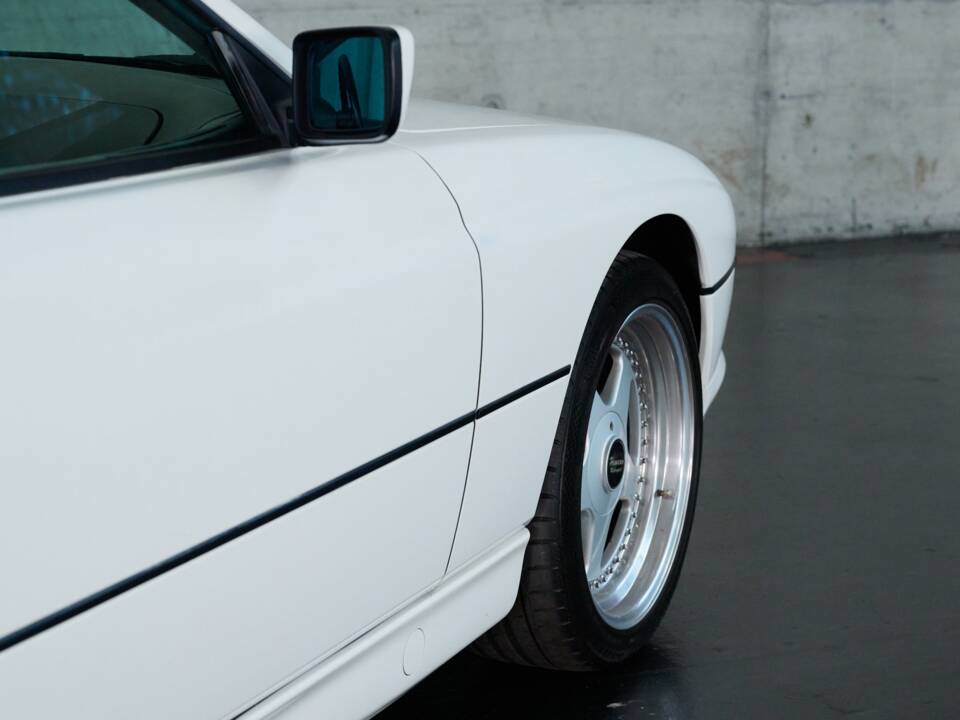 Immagine 30/50 di BMW 850i (1990)