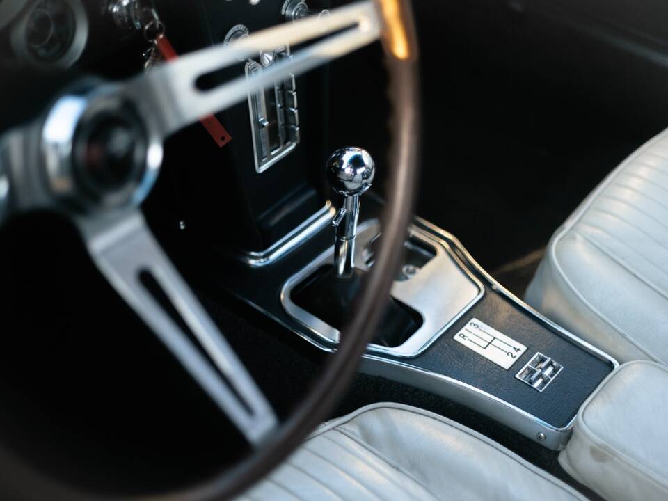 Image 26/35 of Chevrolet Corvette Sting Ray Convertible (1964)