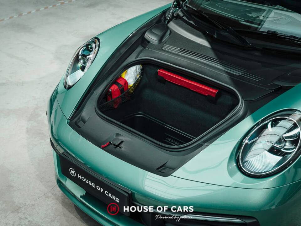 Image 12/24 of Porsche 911 Carrera 4S (2023)