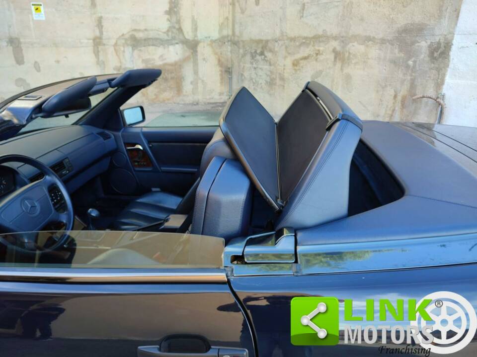 Image 10/10 de Mercedes-Benz 300 SL-24 (1992)