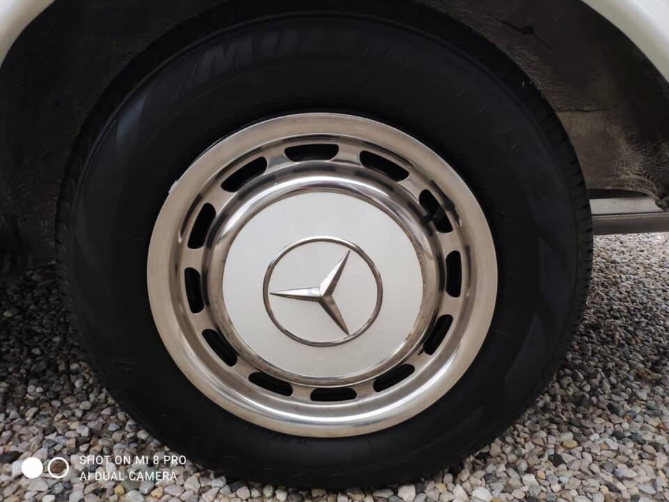 Bild 5/9 von Mercedes-Benz 200 (1978)