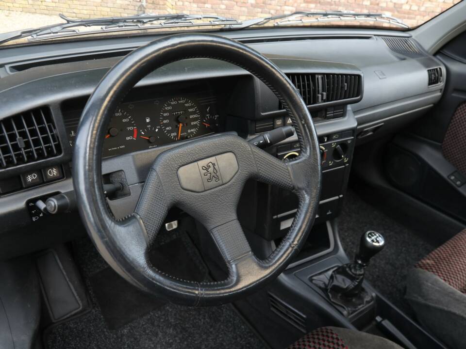 Bild 26/50 von Peugeot 405 Mi16 (1990)