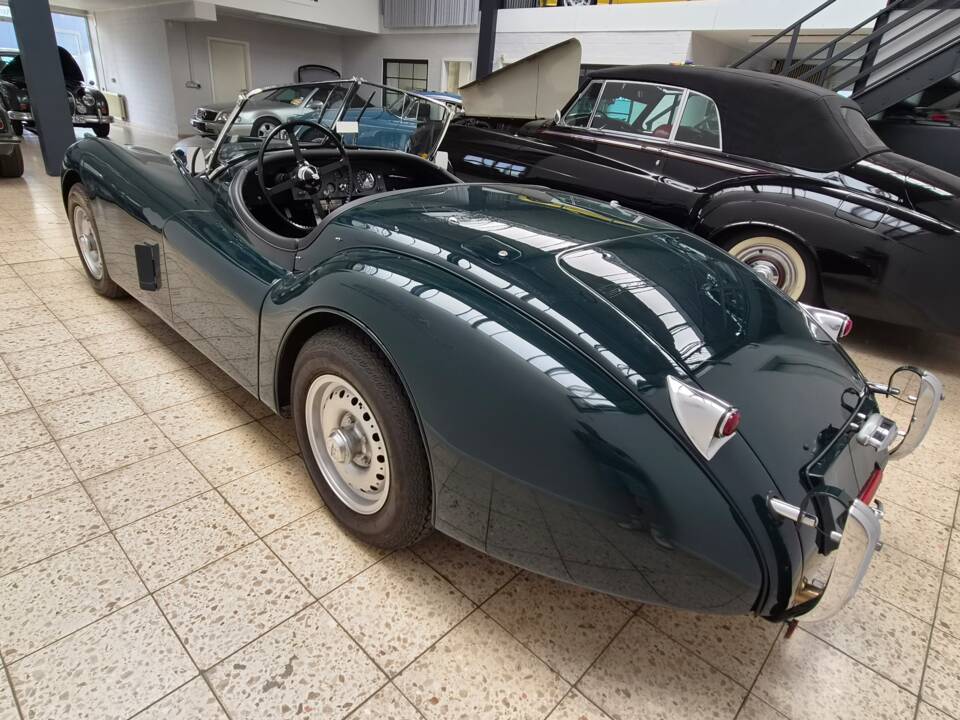 Image 13/20 of Jaguar XK 120 OTS (1952)