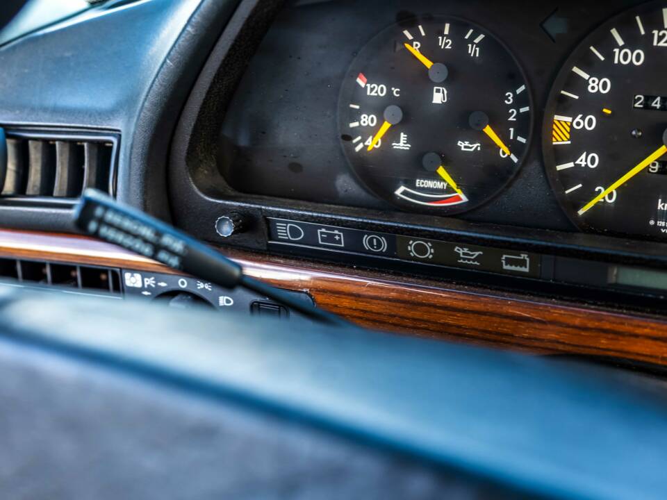 Image 89/175 of Mercedes-Benz 420 SE (1986)