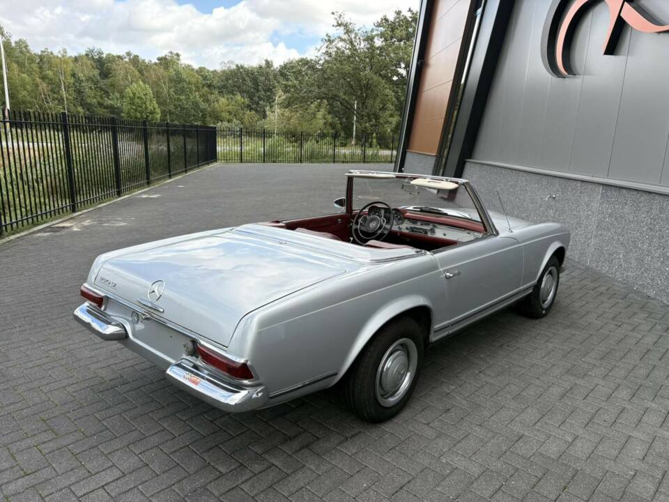 Image 5/50 of Mercedes-Benz 230 SL (1966)