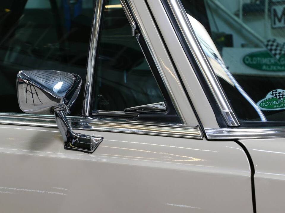 Immagine 15/27 di Mercedes-Benz 280 SE 4,5 (1971)
